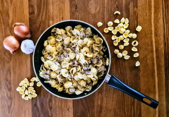 Orecchiette mit Hackfleisch und Pilzen