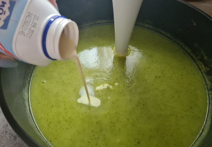 Zucchinicremesuppe - Kochen 2